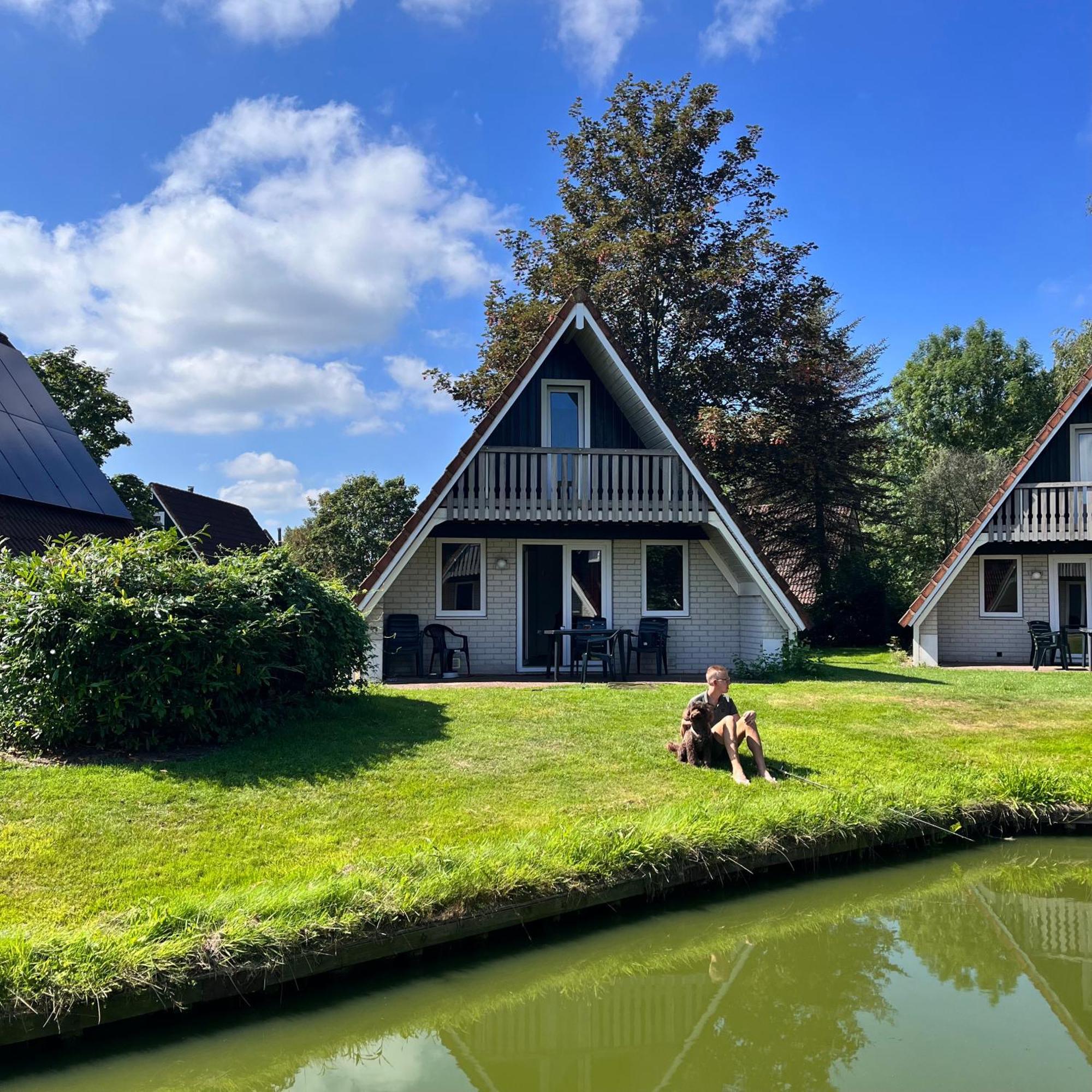 Vakantiepunt 142 - Moderne Vakantiewoning Aan Het Water! Gramsbergen Exterior photo